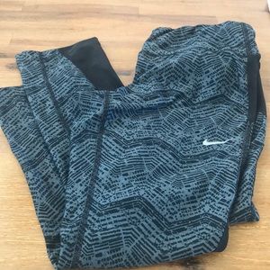 Nike dri-fit workout legging Capri length